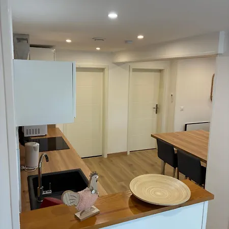 Des Lacs Apartment *