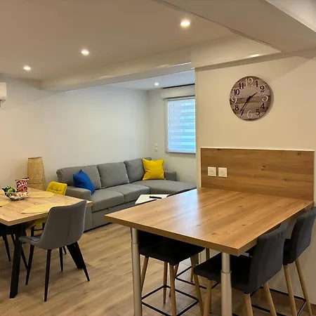 Des Lacs Apartment