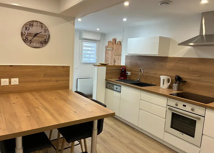 Des Lacs Apartment *