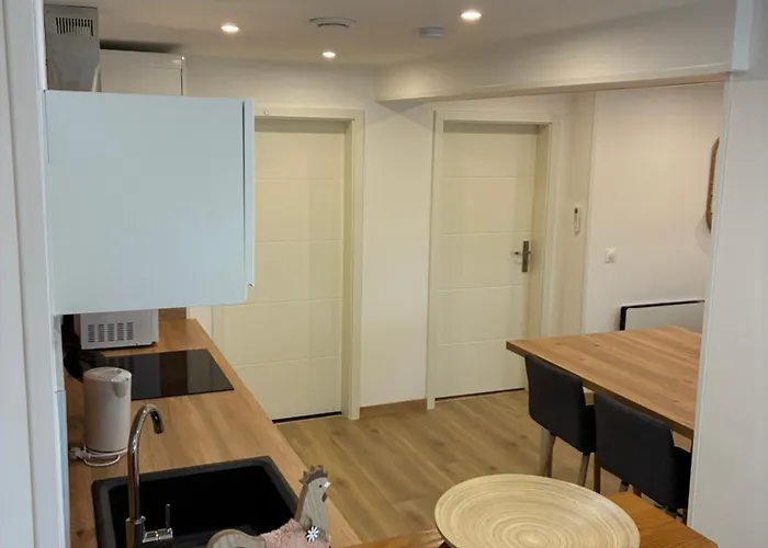 Des Lacs Apartment *